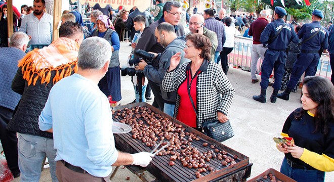 Ödemiş, kestane festivali ile şenlendi