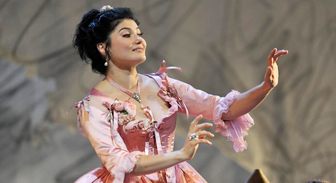 Ödüllü soprano 'Madama Butterfly' rolü ile Antalya'da