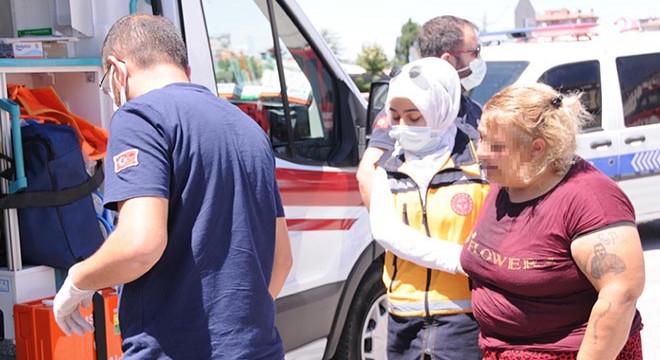 Oğlu tarafından dövülüp rehin alınan kadını polis kurtardı