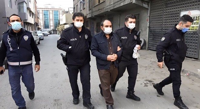 Oğlunu pompalı tüfekle vurup yanında bekledi