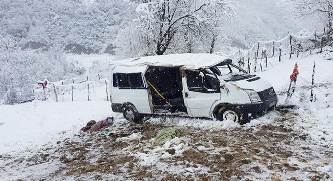 Öğrenci servisi takla attı: 1 ölü, 7 yaralı