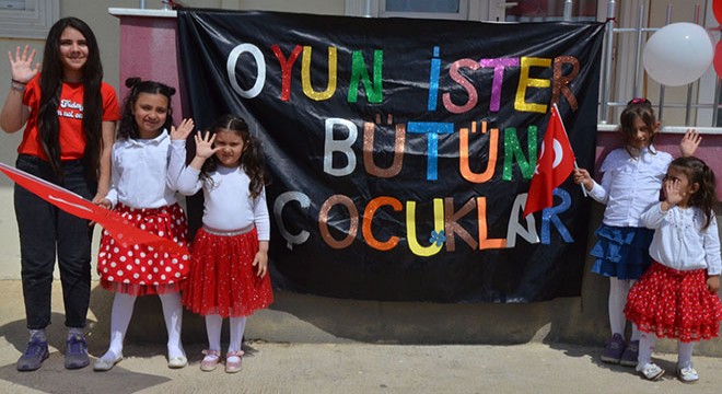 Öğrenciler 23 Nisan'ı evlerinde kutladı