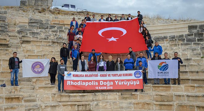 Öğrenciler Rhodiapolis'e yürüdü