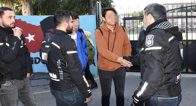 Öğrenciler uyuşturucu satıcılarına karşı uyarıldı