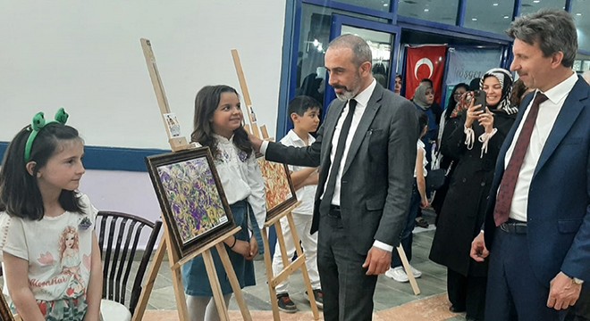 Öğrencilerden ebru sergisi