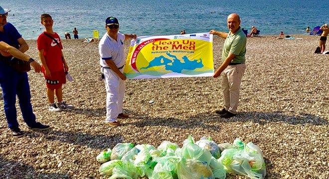 Öğrencilerden kıyı ve liman temizliği