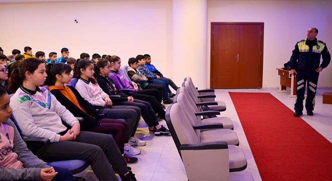 Öğrencilere trafik eğitimi