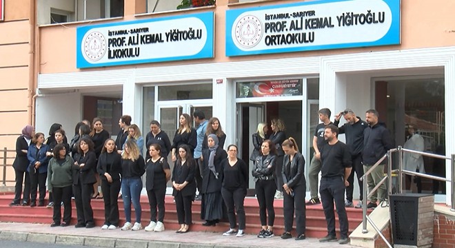 Öğretmenin darbedildiği okulda öğretmen ve öğrencilerden protesto