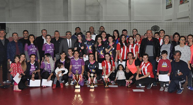 Öğretmenler Arası Voleybol Turnuvası sona erdi