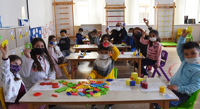 Öğretmenlerden 'Akıllı Bloklarım' projesi
