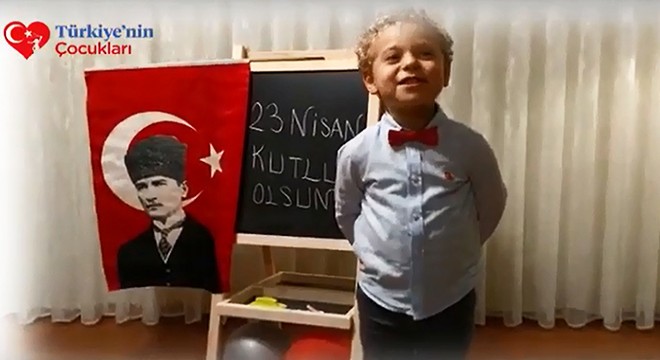 Öğretmenlerden öğrencilere rap şarkı: As bayrağını cama