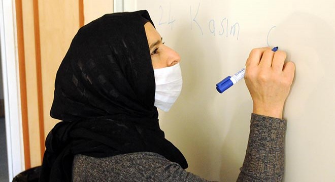 Öğretmenlik aşkı engel tanımadı