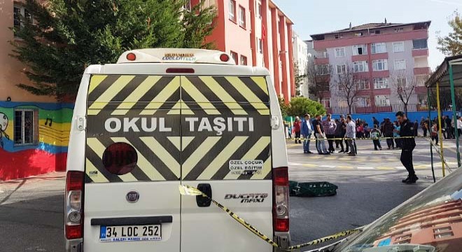 Okul bahçesinde servis aracı öğrenciyi ezdi