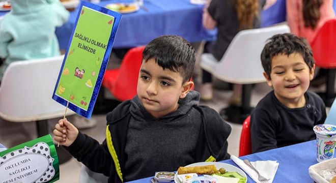Okullarda ücretsiz yemek uygulaması başladı