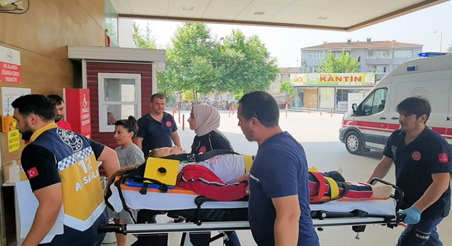 Okulun 2'nci kat penceresinden düşen Beril yaralandı