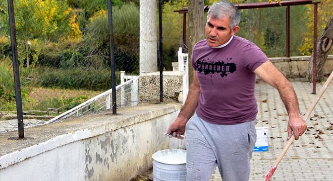 Okulun sadece müdürü değil, tesisatçısı ve ustası