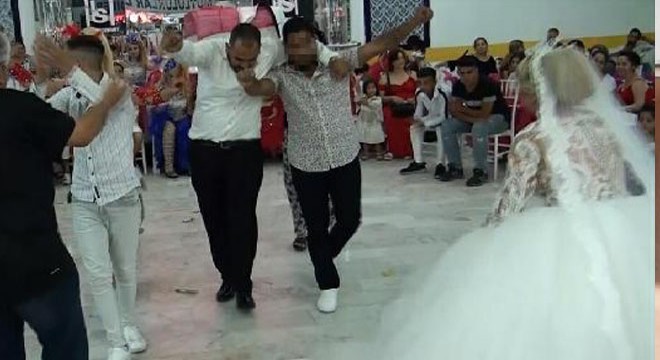 Öldürdüğü kayınbiraderi ile düğünde omuz omuza eğlenmiş