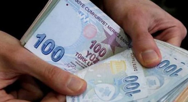 Öldürdüğü yılanın fotoğrafını paylaştı, para cezası kesildi