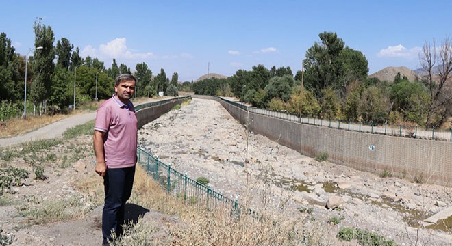 Oltu Çayı kurudu
