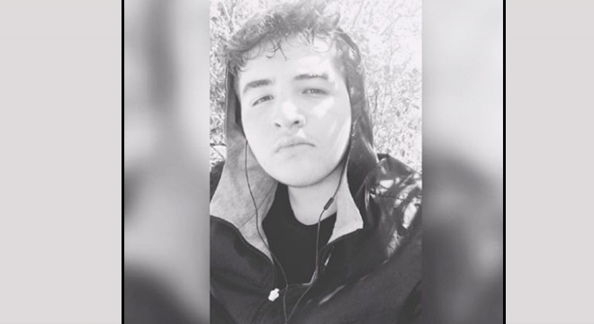 Ölümden önce, silah doğrulttukları fotoğraflar ortaya çıktı
