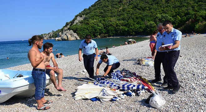 Olympos sahilinde seyyar satıcı operasyonu