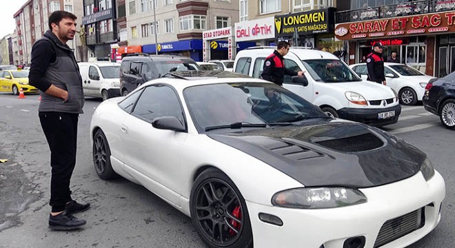 Ön plakasız ve mevzuata aykırı otomobile 1340 TL ceza