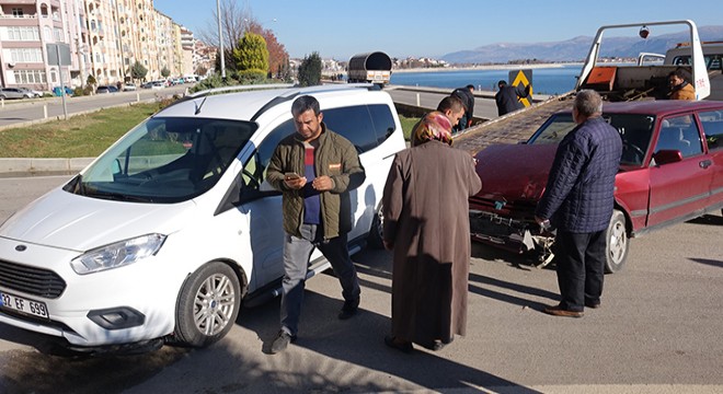 Önce otomobile sonra TIR a çaptı