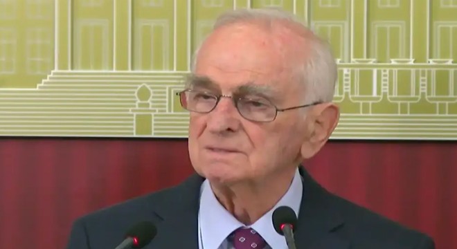 Önder Sav: CHP'den istifa ediyorum