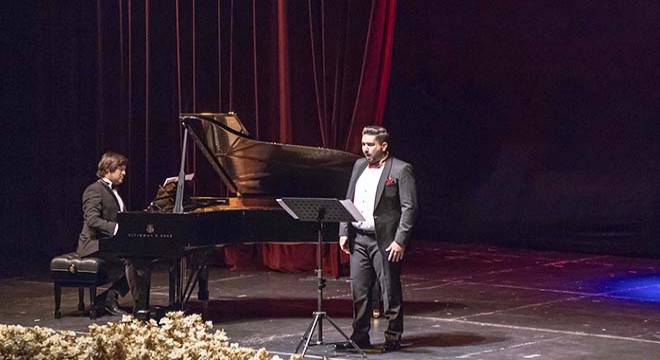 Opera sahnesinde 'Rus bestecileri konseri'