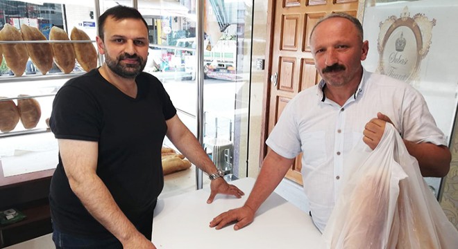 Ordu'da kuyumcu dükkanında ekmek satışı