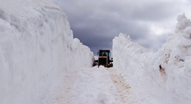 Ordu’da kardan kapalı yollar açılıyor