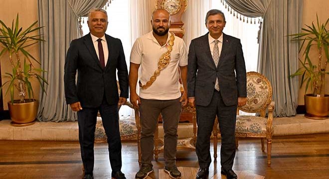 Orhan Okulu dan Antalya Valisi Şahin e ziyaret