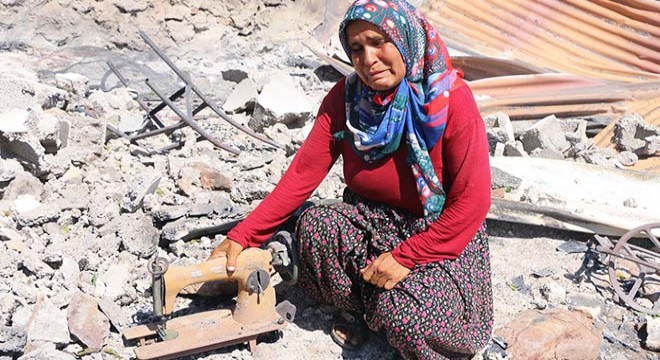Orman yangınında evleriyle birlikte geçmişleri de yandı