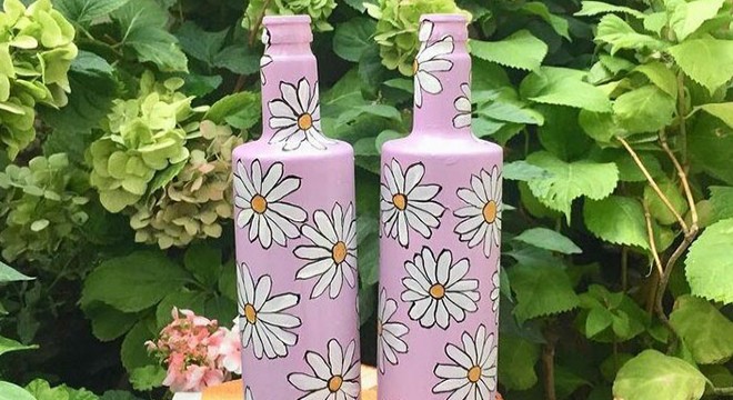 Orman yangınlarına neden olan cam şişeleri, sanat eserine dönüştürdü