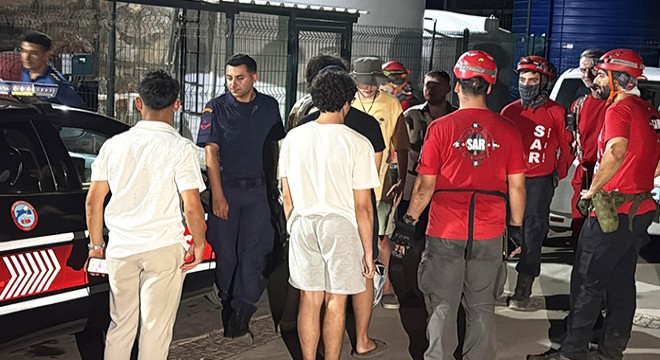 Ormanda kaybolan 5 genç kurtarıldı