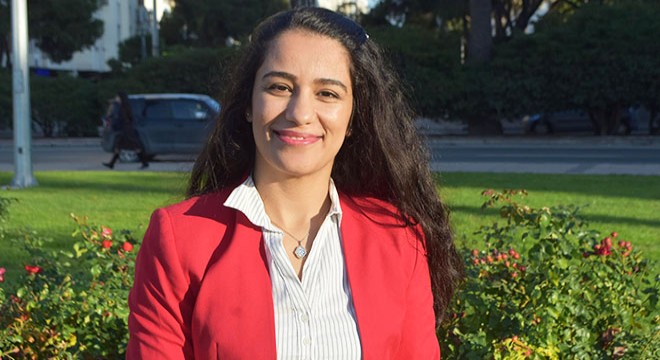 Oruç tutamadığı için başlattığı projeyle 60 bin çocuğu giydirdi
