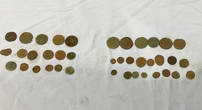 Osmaniye'de 57 tarihi sikke ele geçirildi