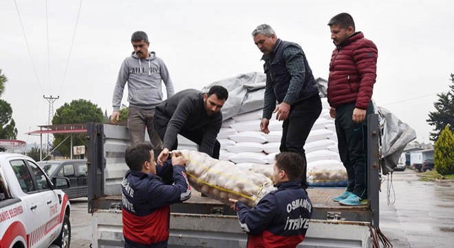Osmaniye'den deprem bölgesine yardım TIR'ı
