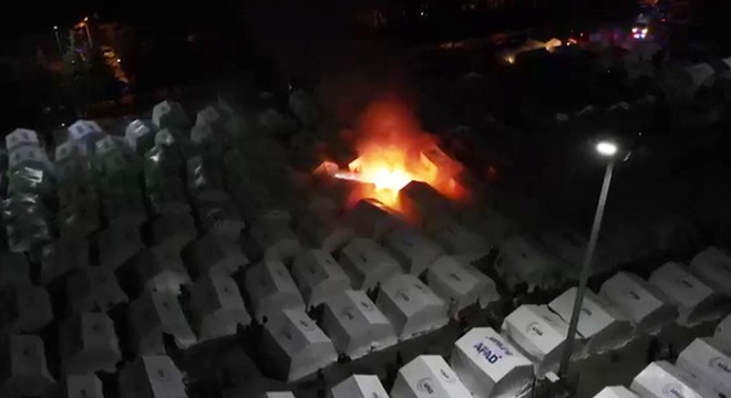 Osmaniye’de çadır kentte yangın
