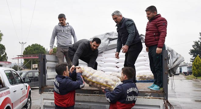 Osmaniye den deprem bölgesine yardım TIR ı