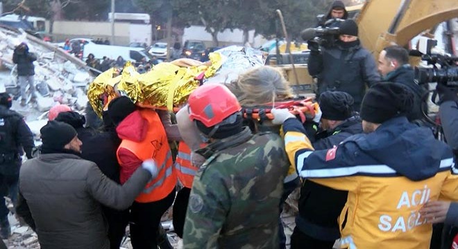 Otel enkazından 52 saat sonra yaralı kurtarıldı