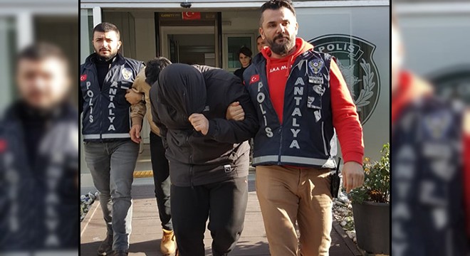 Oteldeki dolapları soyan hırsızlar yakalandı