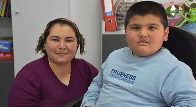 Otizmli Oğuzhan, 9 yaşında ilk kez 'anne' dedi