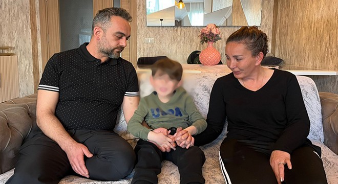 Otizmli çocuğun sesinden rahatsız oldu;  anne ve babasına saldırdı