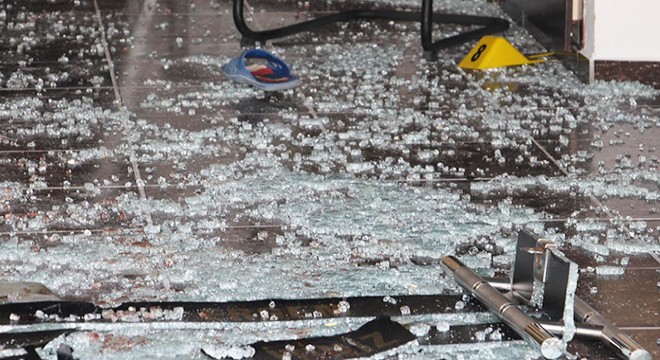 Oto galerici ortaklar arasında silahlı kavga: 3 yaralı