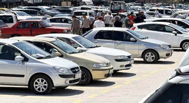 Oto pazarında araç çok, satış yok