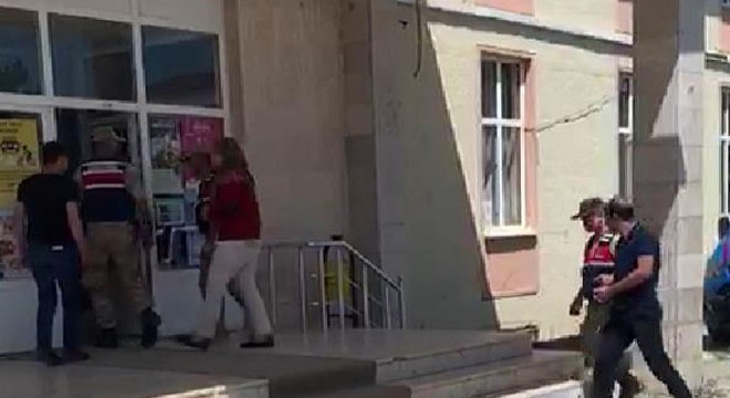 Otobüste esrarla yakalanan İranlı 3 yolcuya gözaltı
