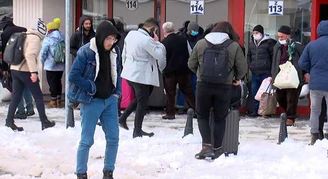 Otogarda yasağı delmenin yolunu da buldular