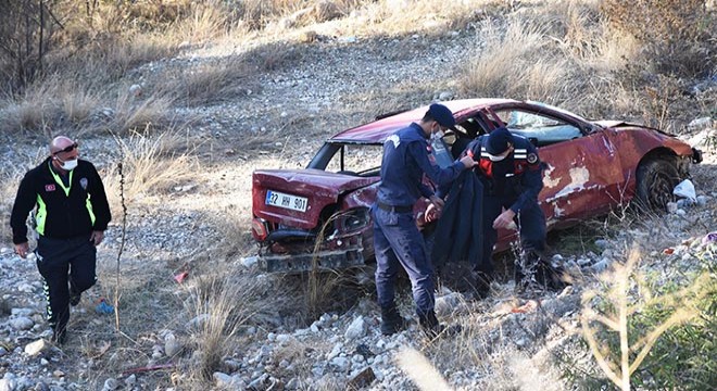 Otomobil 20 metreden yuvarlandı; 2 yaralı