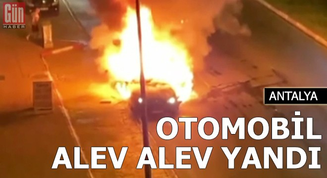 Otomobil alev alev yandı, sürücü kurtarıldı; o anlar kamerada
